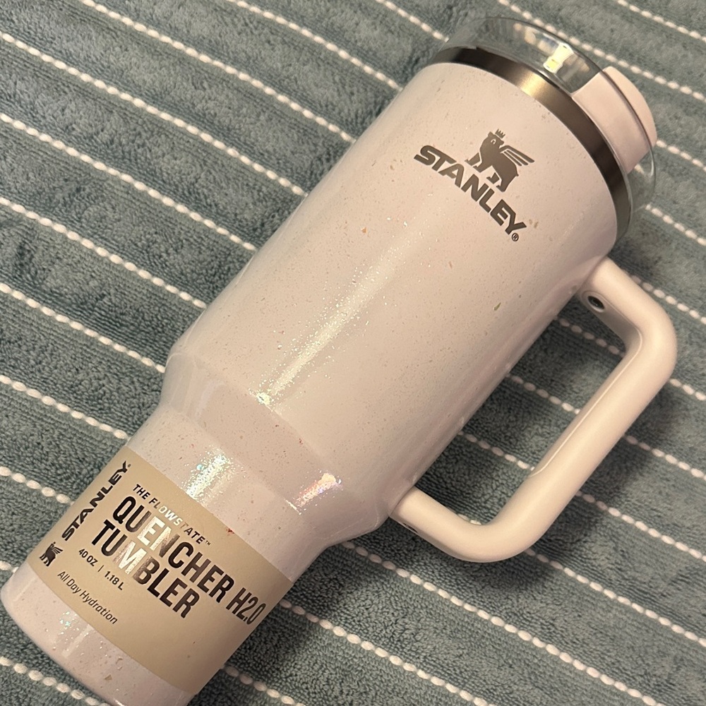 Stanley Pearl Shimmer Tumbler 40 oz New Quencher White Glitter